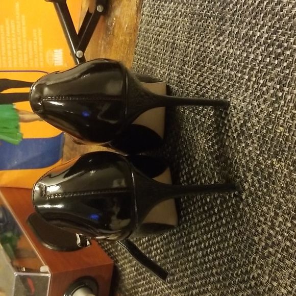 Via Spiga black patent Mary Jane pump - Picture 4 of 7